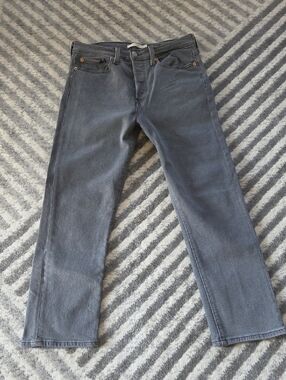 Levi's Women's Wedgie Straight Jeans in Washed Gray
